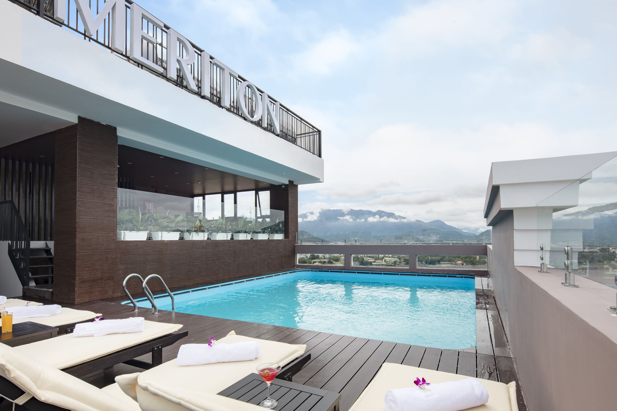 Meriton Hotel Nha Trang Zewnętrze zdjęcie